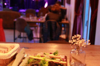 Une planche de charcuterie pour montrer ce que l'on peut consommer - Agrandir l'image 7 sur 7, fenêtre modale